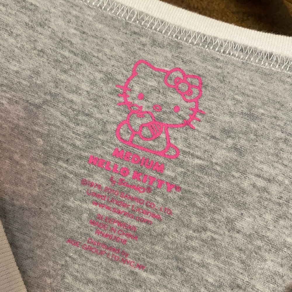 Hello Kitty tee - Picture 2 of 2
